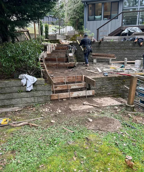 Broom Finish Steps ,retaining Wall And Patio, Integral Concrete Color in Mercer Island 